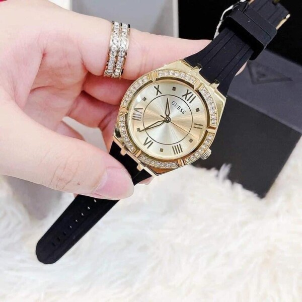 Дамски часовник GUESS COSMO GW0034L1